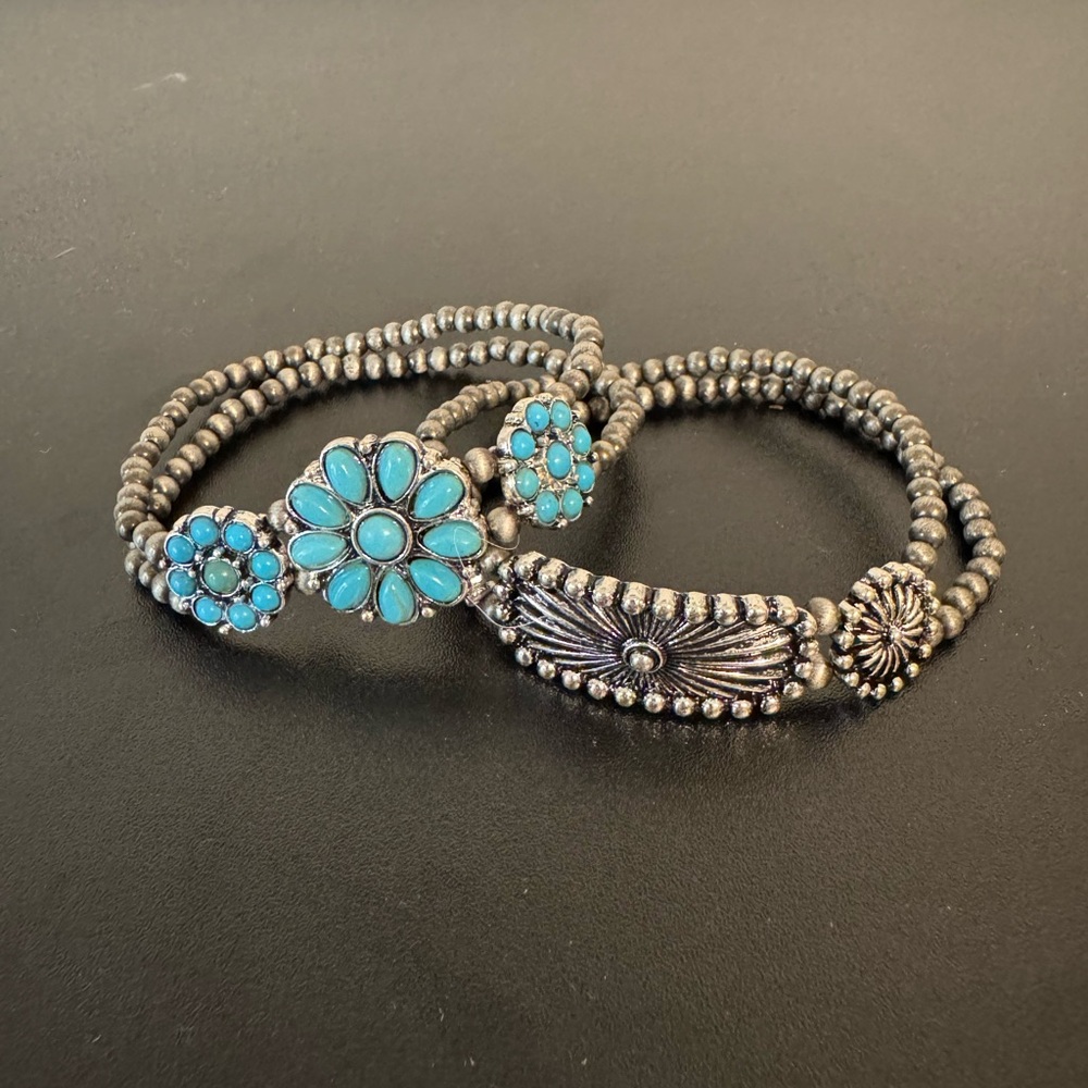 Western style Turquoise and Silver Beaded Bracelet Set